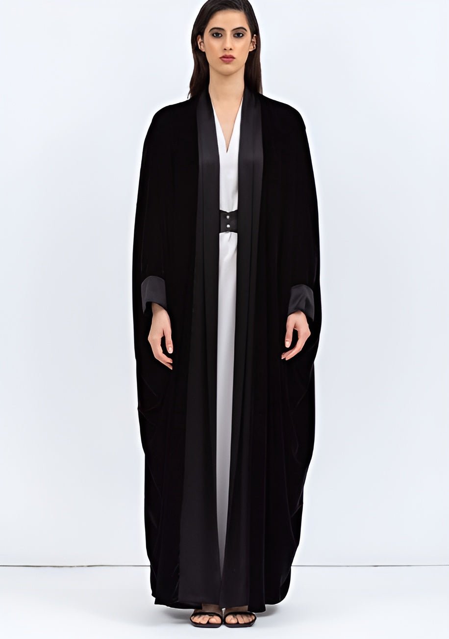 صورة للمنتج AB-VEL-BLK – عباية – MIRA Y MANO