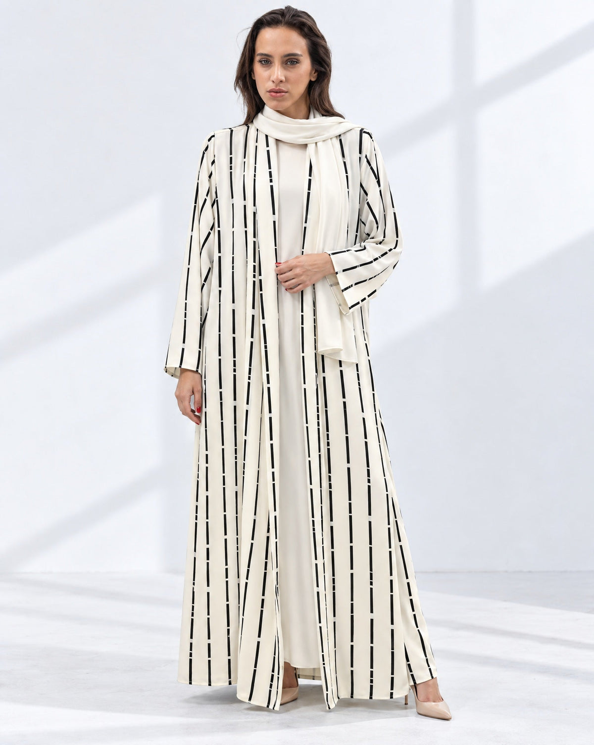 Fluid Shawl Lapel Abaya in White with Black Stripe - CHIKA - MIRA Y MANO