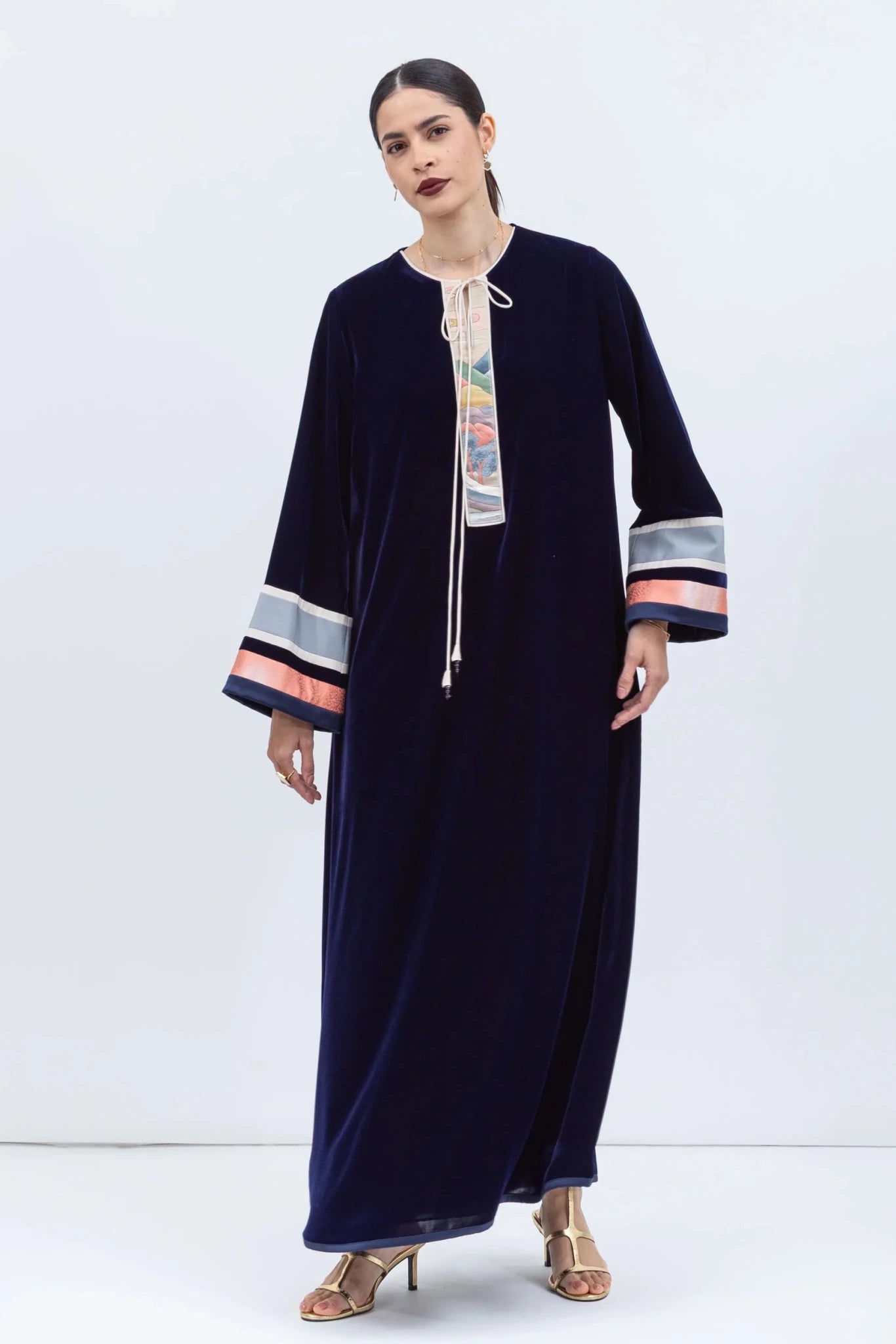 KAF - VEL - R - BL KAFTAN - CHIKA - MIRA Y MANO