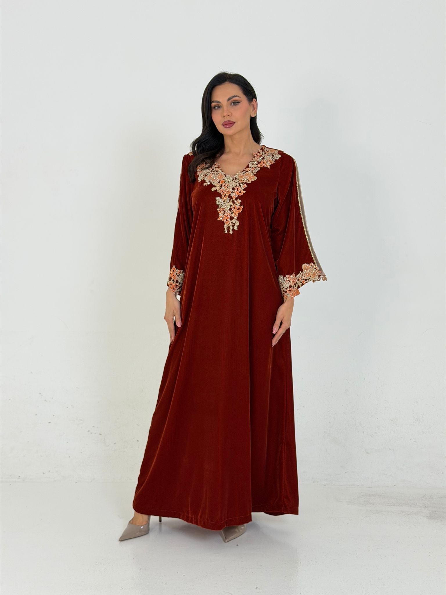 DM26 - V06 JALABIAH - DAR ALMUZN - MIRA Y MANO