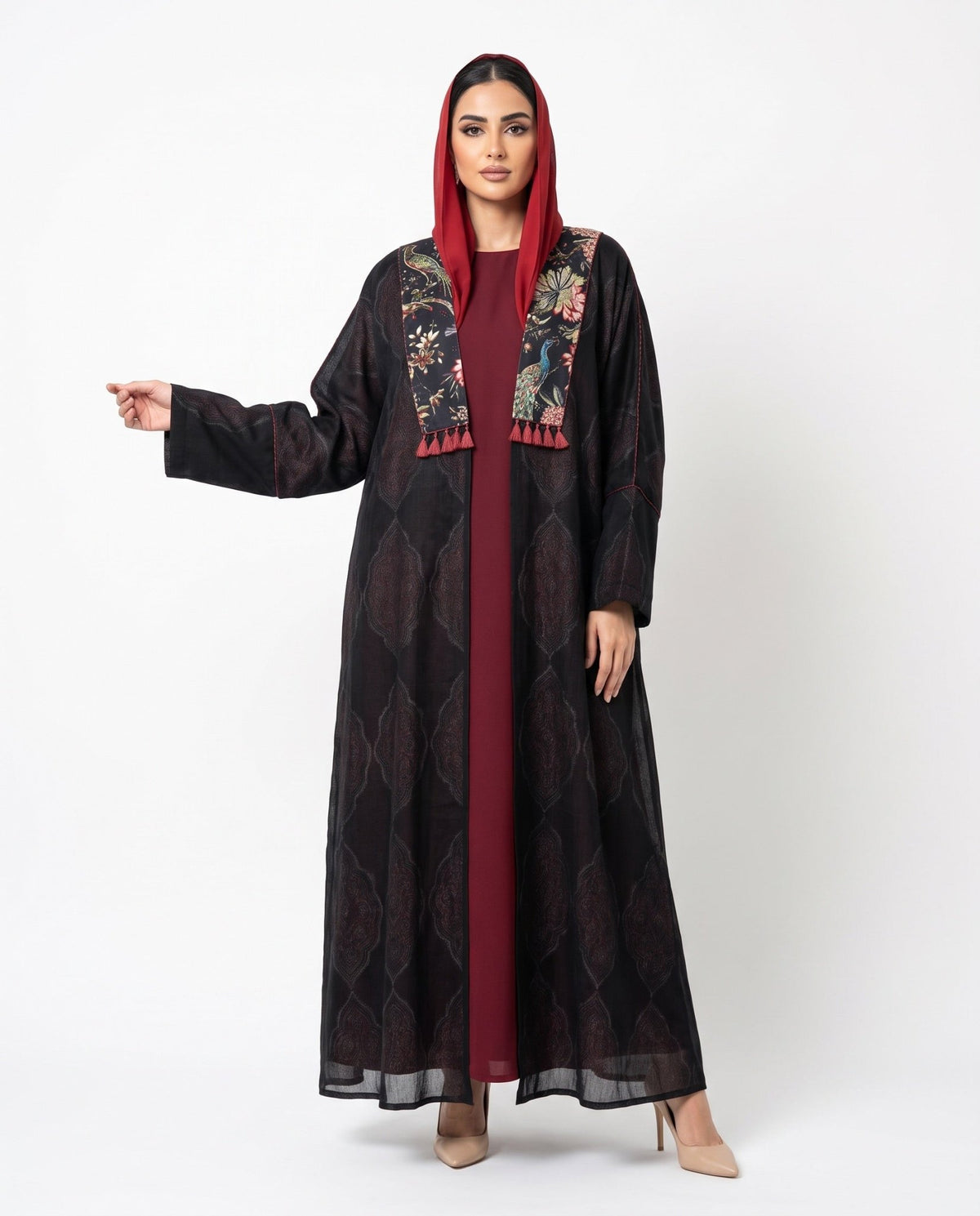 PEACOCK IN BEADS ABAYA - DAR TARAF - MIRA Y MANO