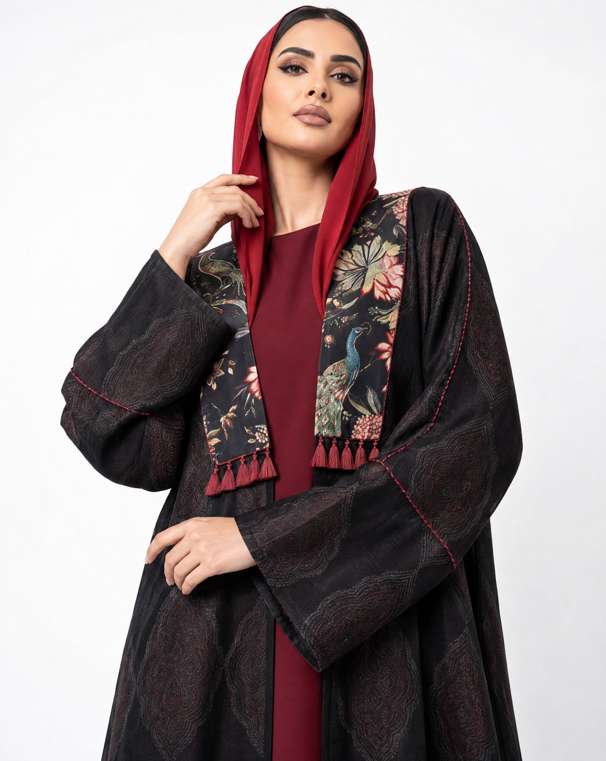 PEACOCK IN BEADS ABAYA - DAR TARAF - MIRA Y MANO