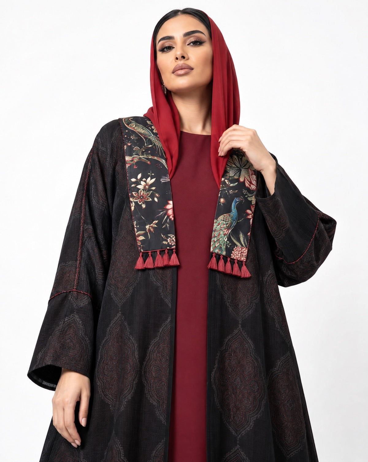 PEACOCK IN BEADS ABAYA - DAR TARAF - MIRA Y MANO