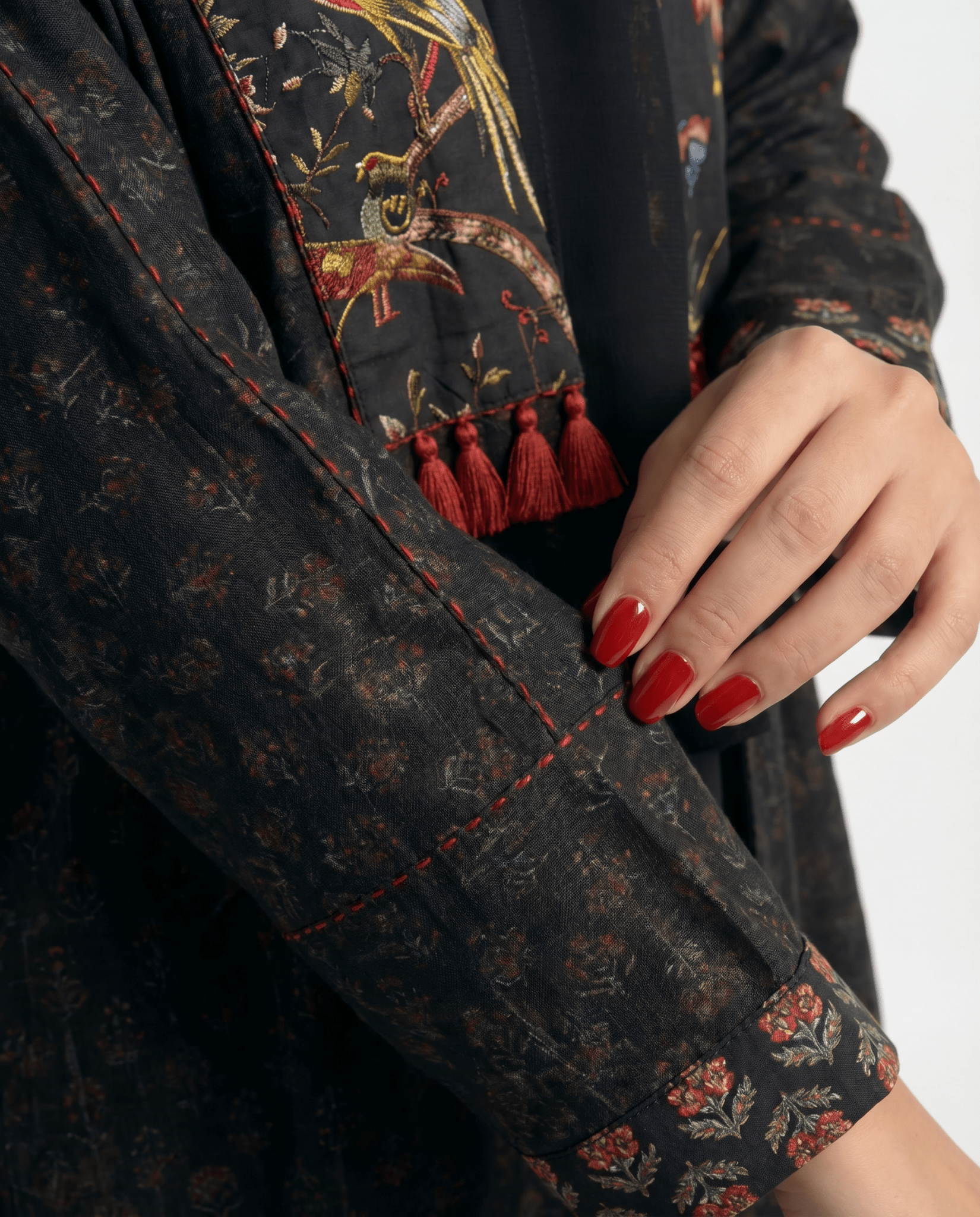 SC26TR6001 - BK ABAYA - DAR TARAF - MIRA Y MANO