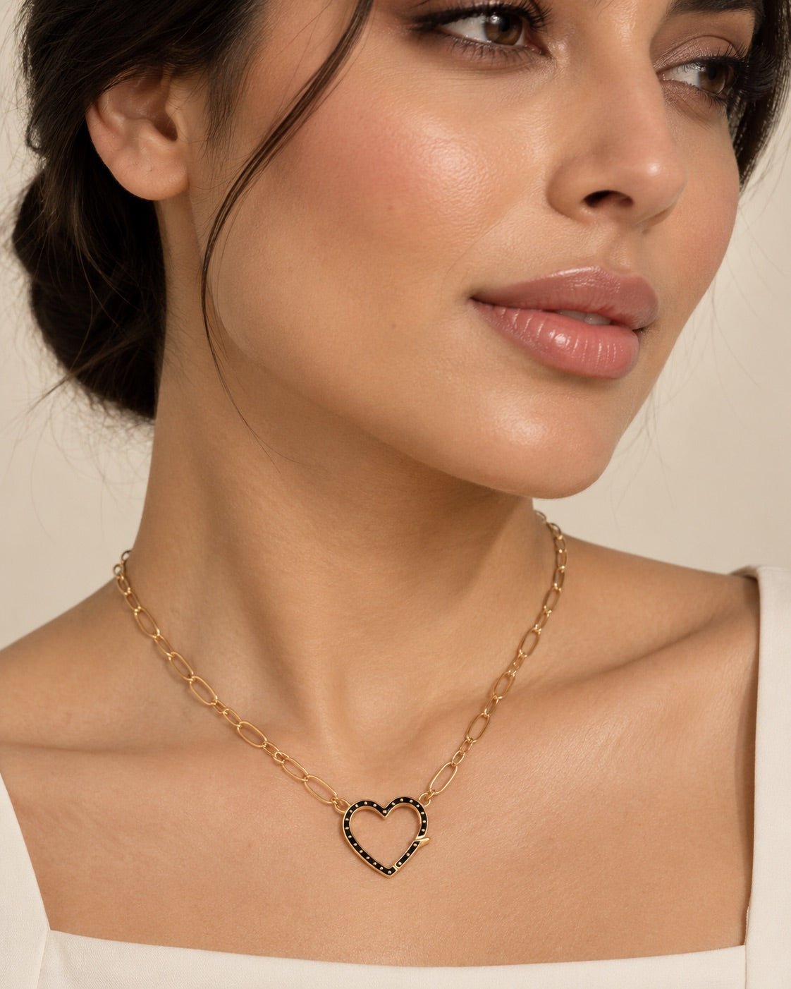 DM-CH-L00223 – Charm - DUA ALMOALLIM JEWELRY - MIRA Y MANO