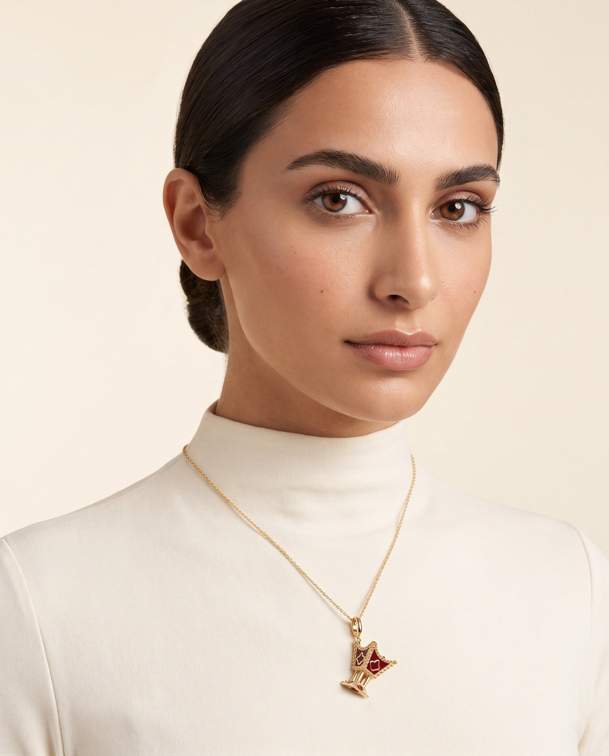 DM-CH-P00299 – Charm - DUA ALMOALLIM JEWELRY - MIRA Y MANO