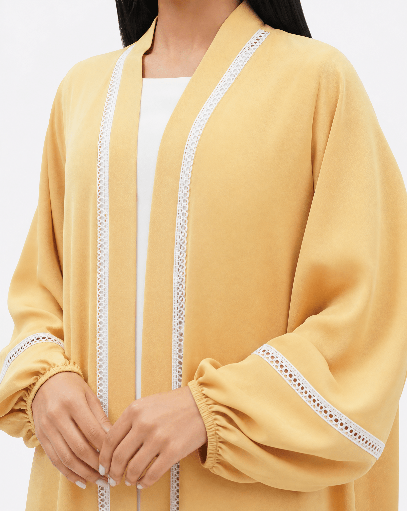 ABM26-1120-YL ABAYA - EFFA - MIRA Y MANO