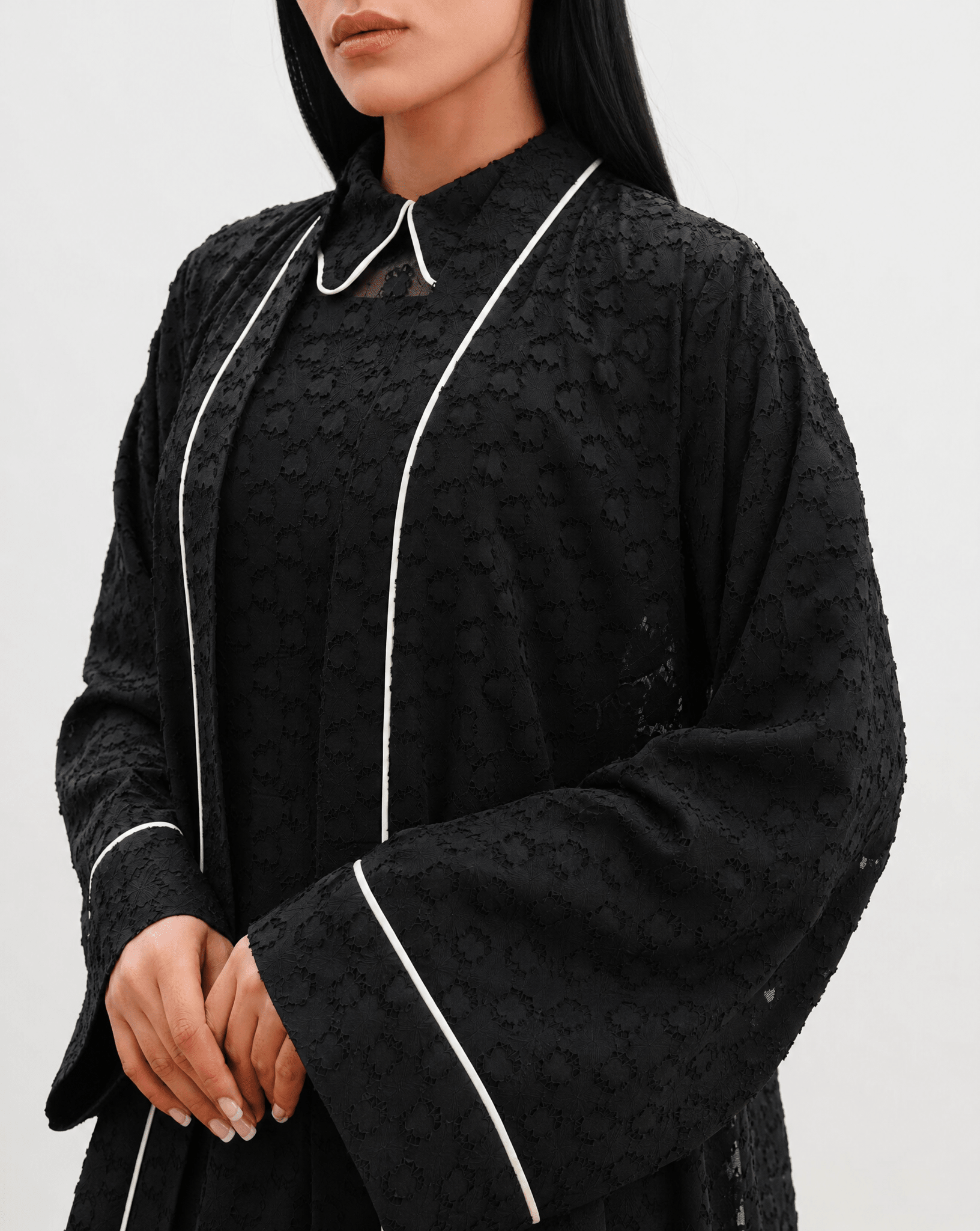 ABM26-1135 ABAYA - EFFA - MIRA Y MANO