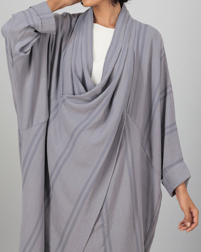 LEENA TEXTURED A ABAYA - EFFA - MIRA Y MANO