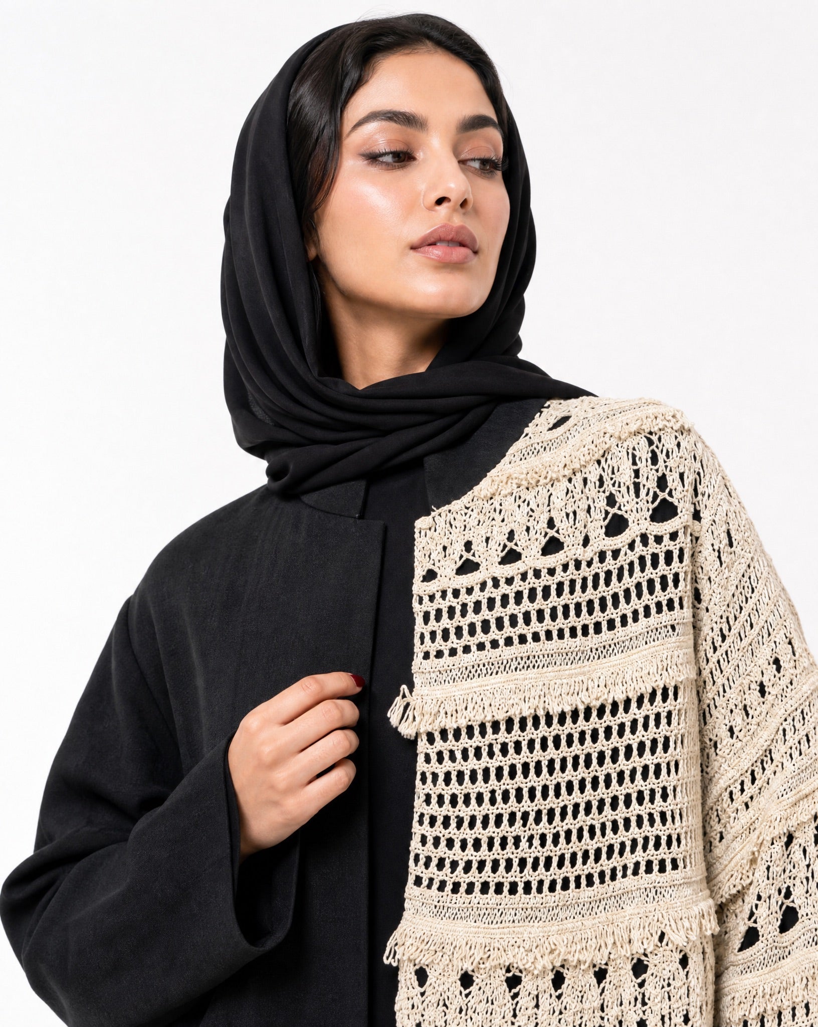 ABY 4258T ABAYA - EMAD RIZQ - MIRA Y MANO