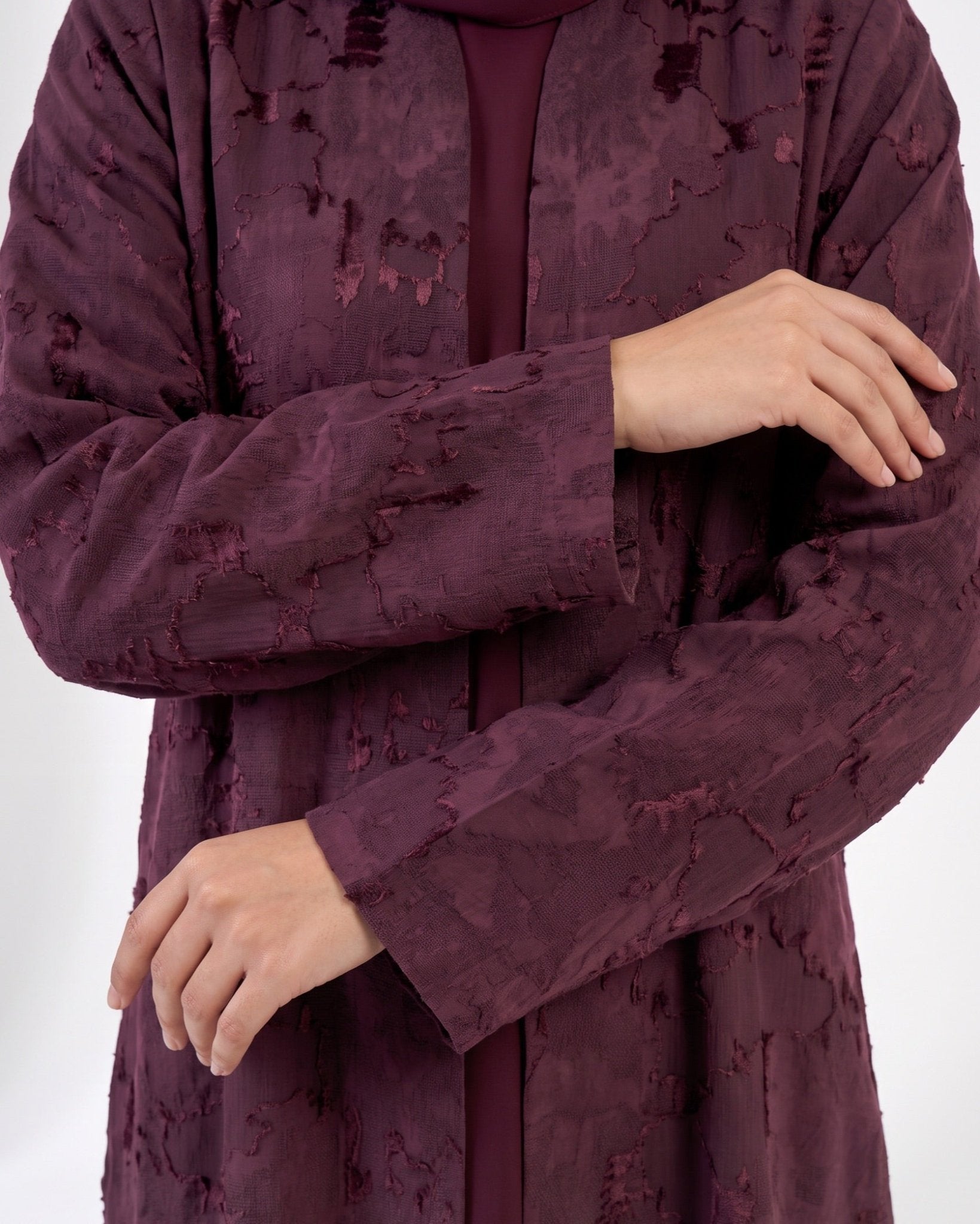 ABY 4685M – Maroon Jacquard Abaya - EMAD RIZQ - MIRA Y MANO