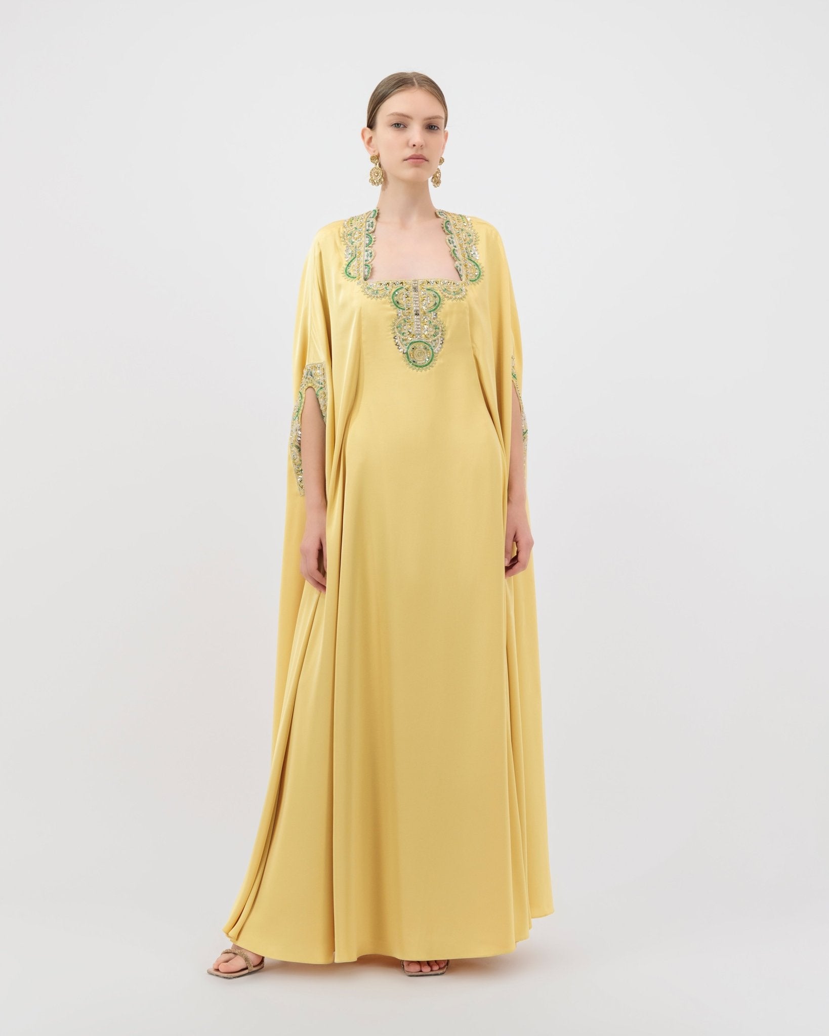 J01 KAFTAN - ENDEMAGE - MIRA Y MANO