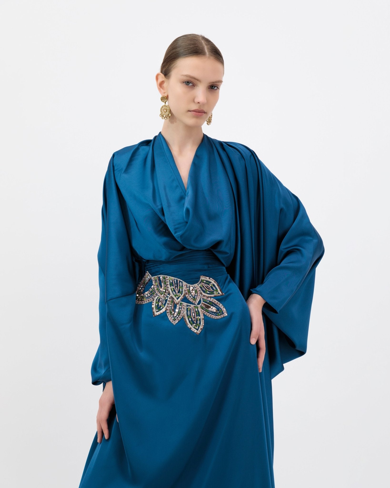 J02 KAFTAN - ENDEMAGE - MIRA Y MANO
