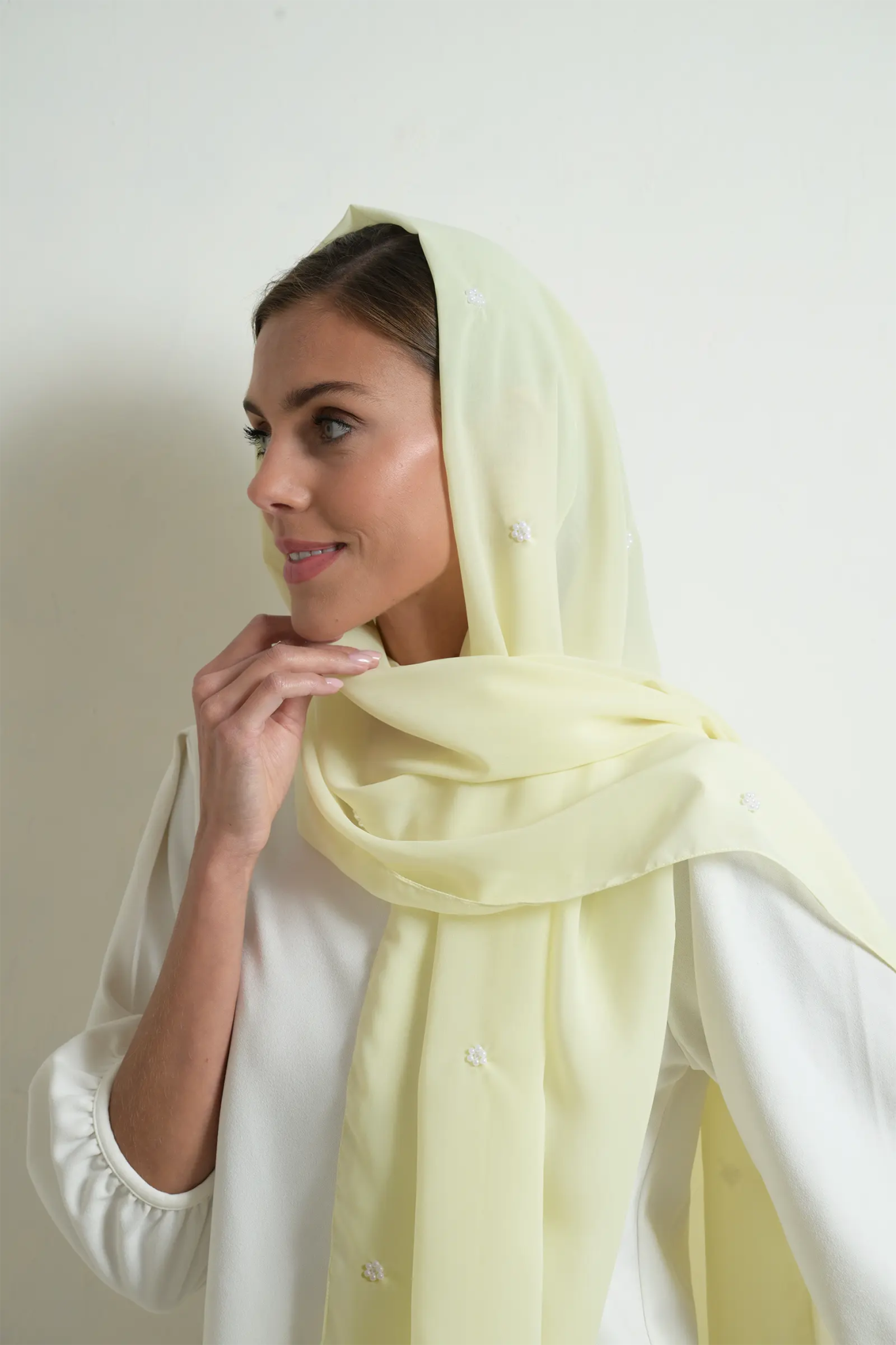 LE1023 PASTEL YELLOW PEARL SCARF - FOULARD - MIRA Y MANO