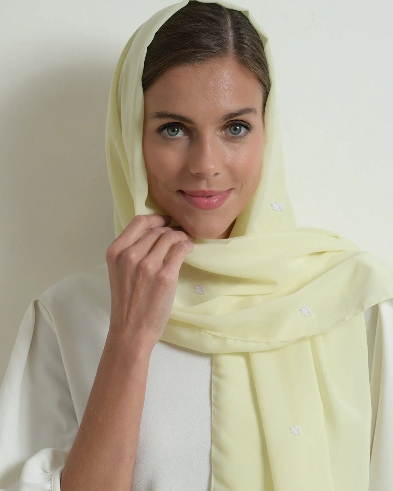 LE1023 PASTEL YELLOW PEARL SCARF - FOULARD - MIRA Y MANO
