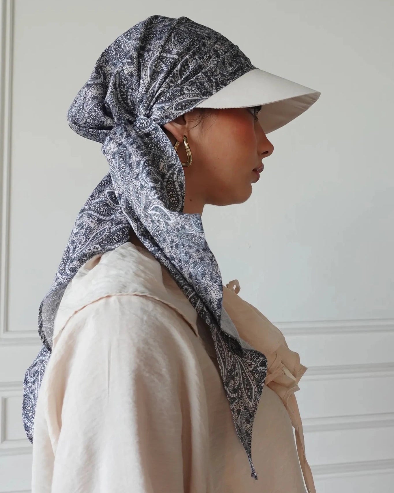 SR1002 SILVER PETALS TURBAN HAT - FOULARD - MIRA Y MANO