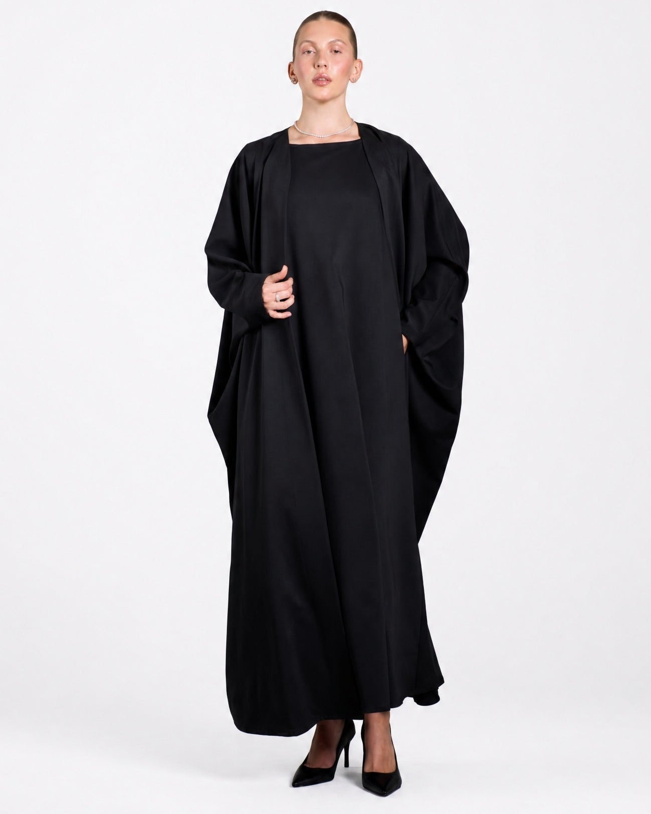 FC 811 – Black Crepe Abaya Set - FOUZ COUTURE - MIRA Y MANO