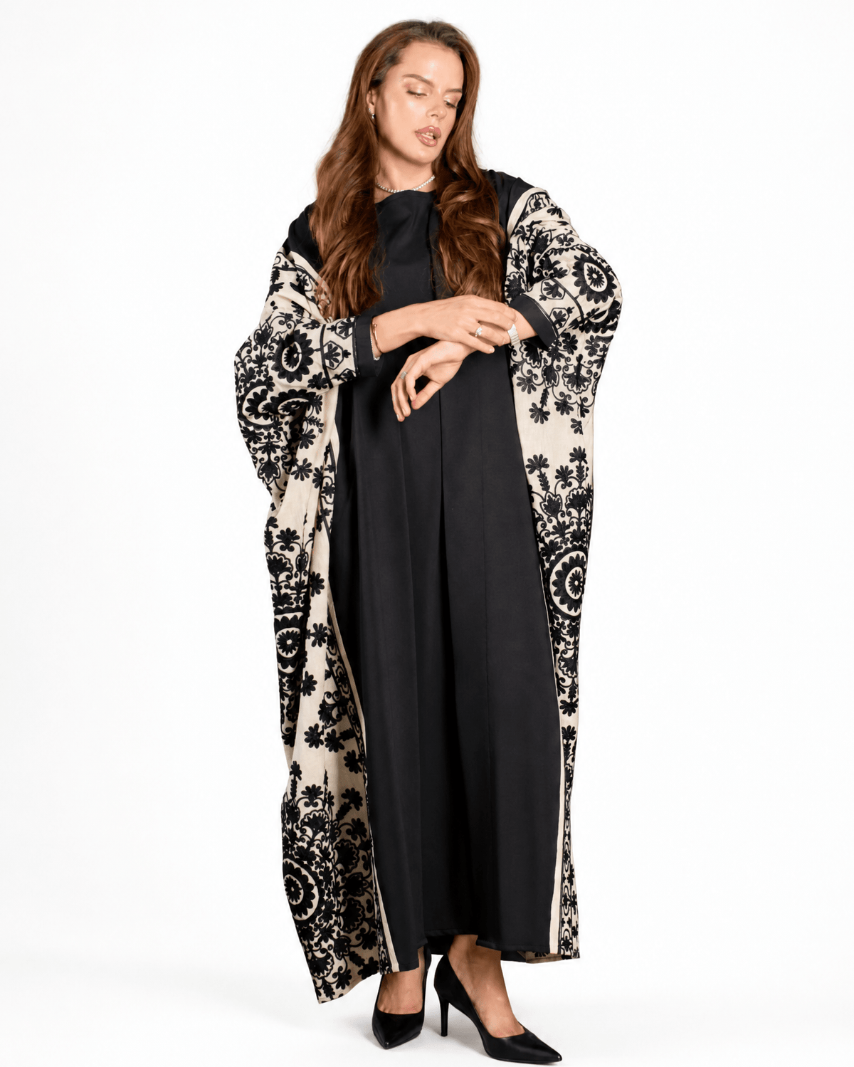 FC 825 – Black Crepe Abaya - FOUZ COUTURE - MIRA Y MANO