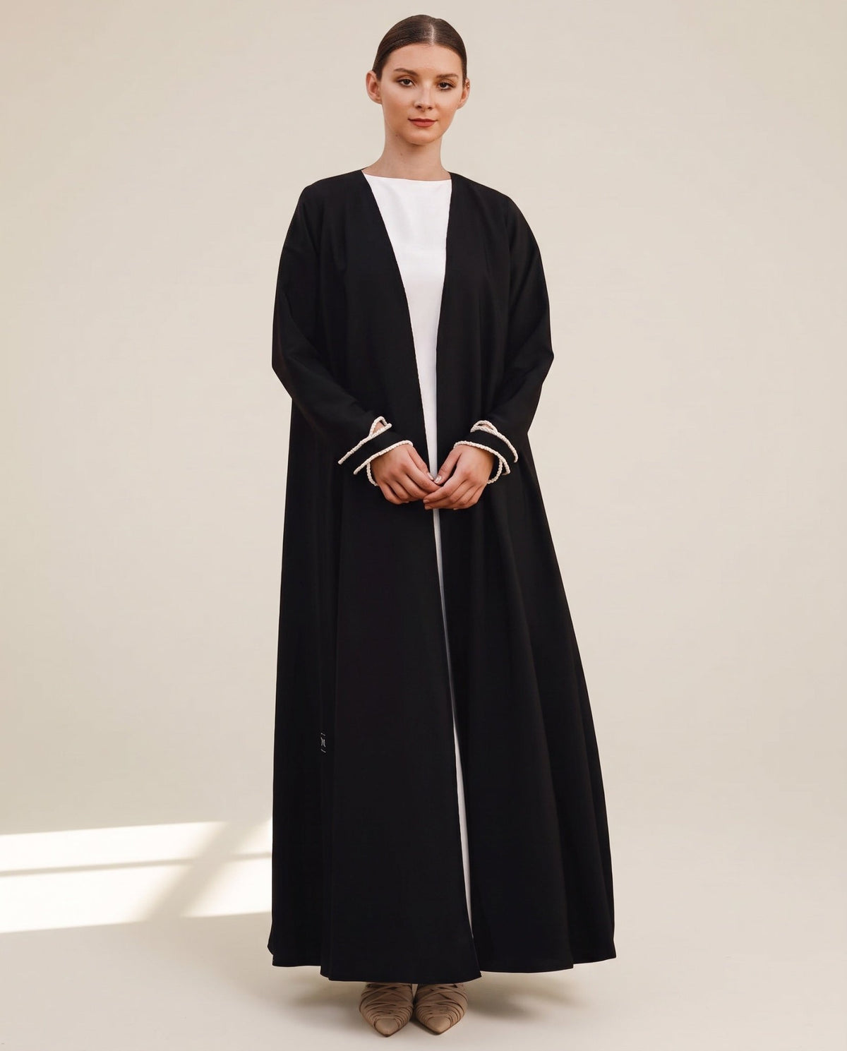 G151-BLK – Black Crepe Abaya - GUL - MIRA Y MANO
