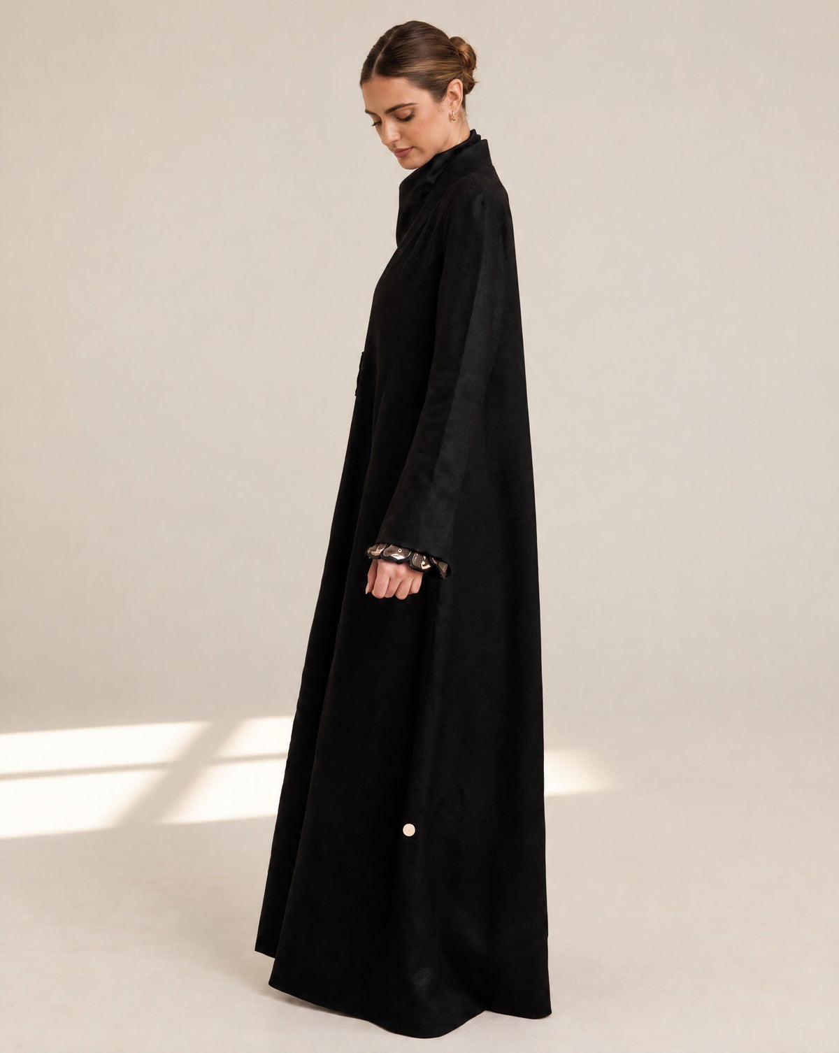 G244-BLK – Black Crepe Abaya - GUL - MIRA Y MANO