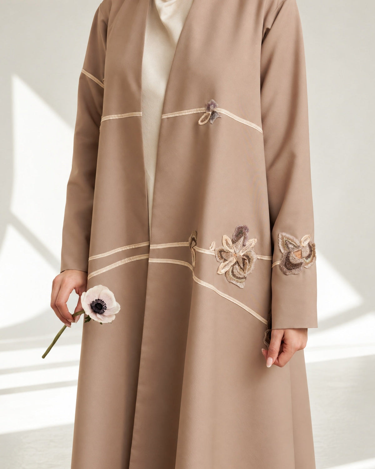 G245-BGE – Beige Silk Abaya - GUL - MIRA Y MANO