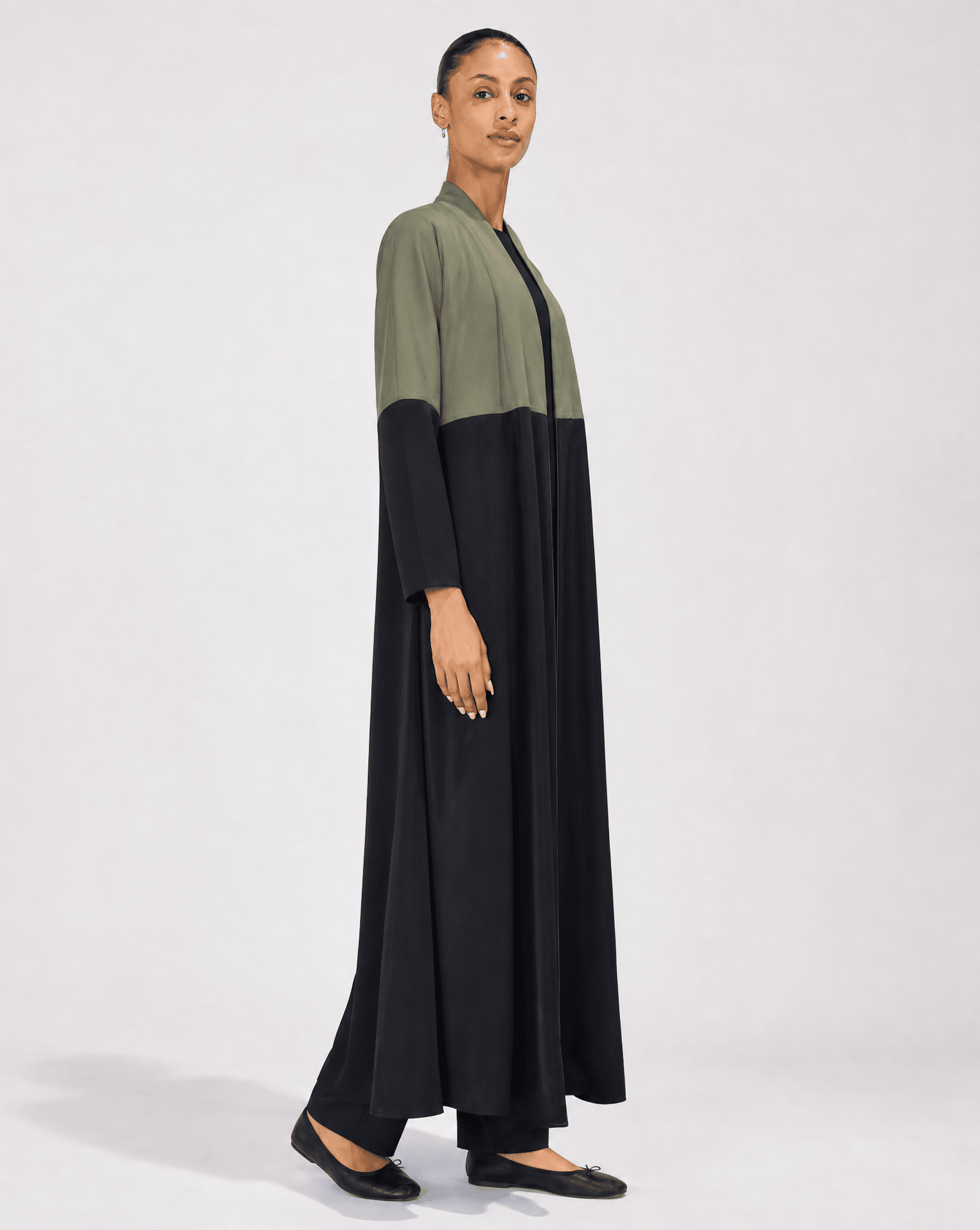 HA25 - E0021 ABAYA - HAMADIS - MIRA Y MANO