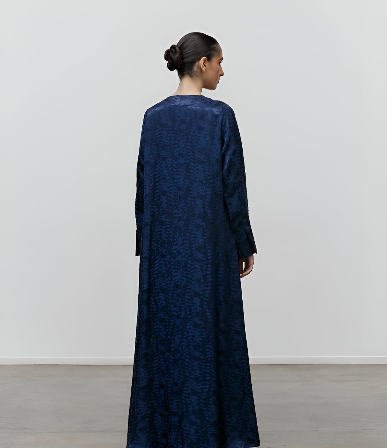 THE HOLD ABAYA - HAMADIS - MIRA Y MANO