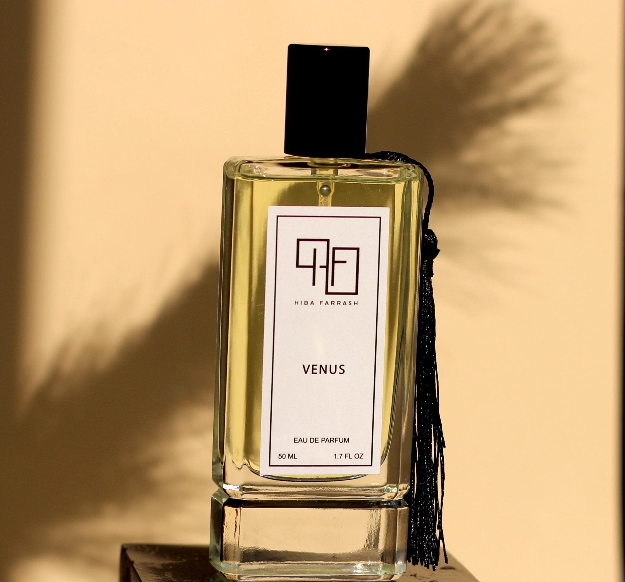 VENUS PERFUME - HIBA FARRASH - MIRA Y MANO