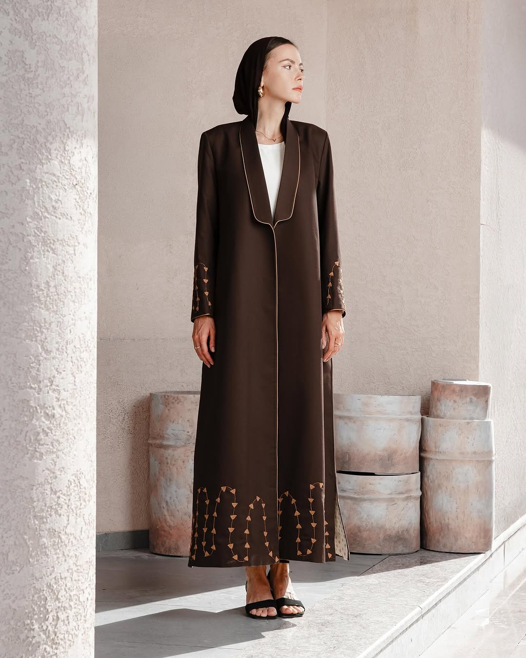 HON095 - BR ABAYA - HOUSE OF N - MIRA Y MANO