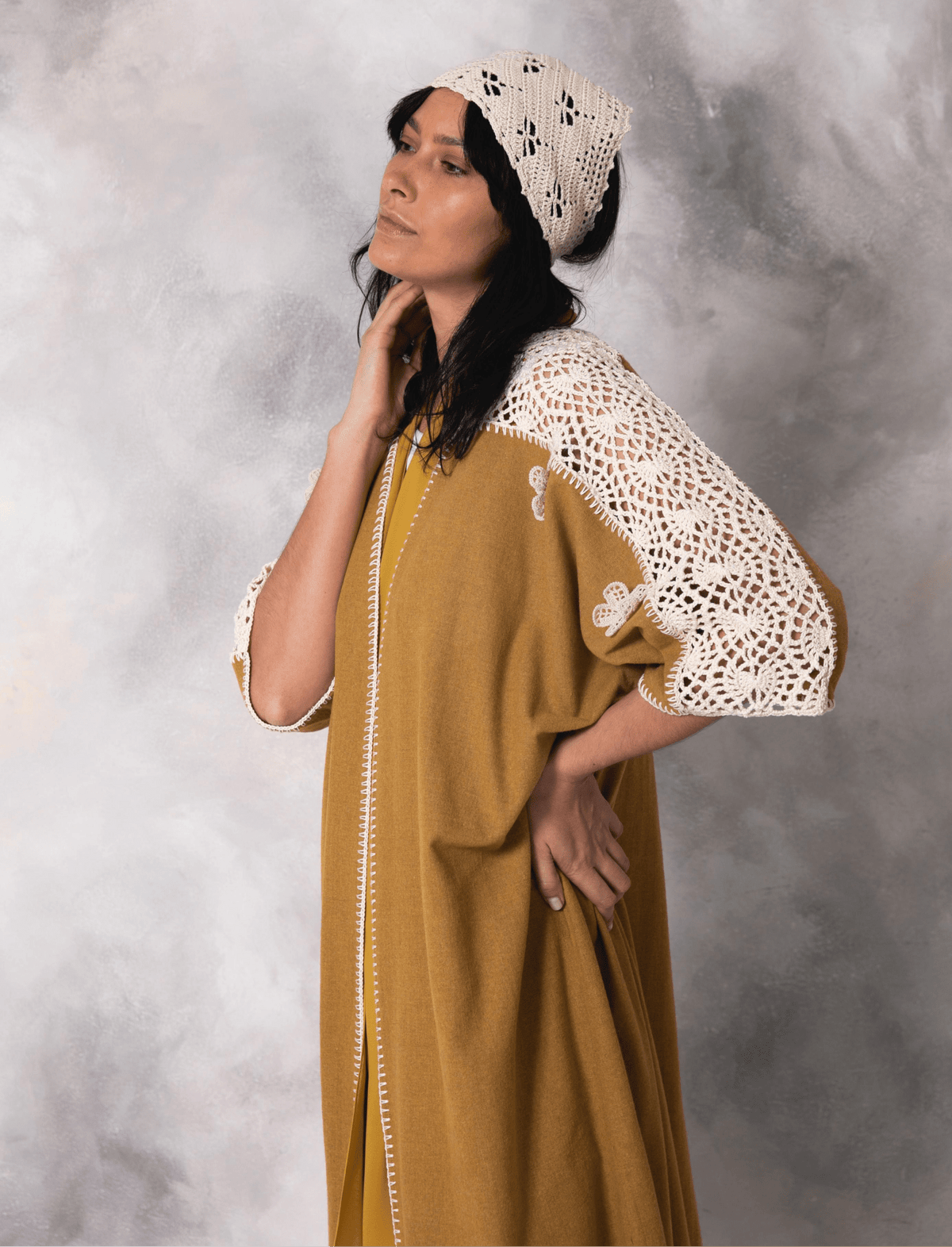 F209 ABAYA - JAMELOO - MIRA Y MANO