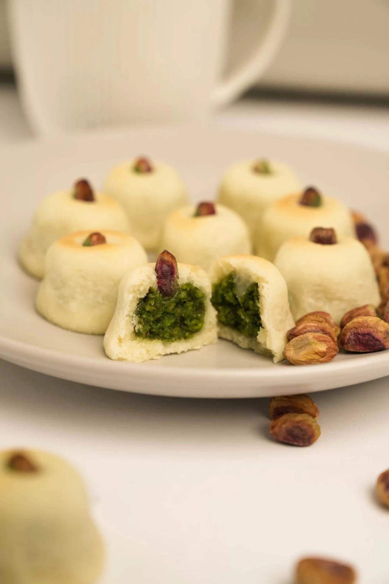 KAEK GHRAYBEH - KAEK BLADY - MIRA Y MANO