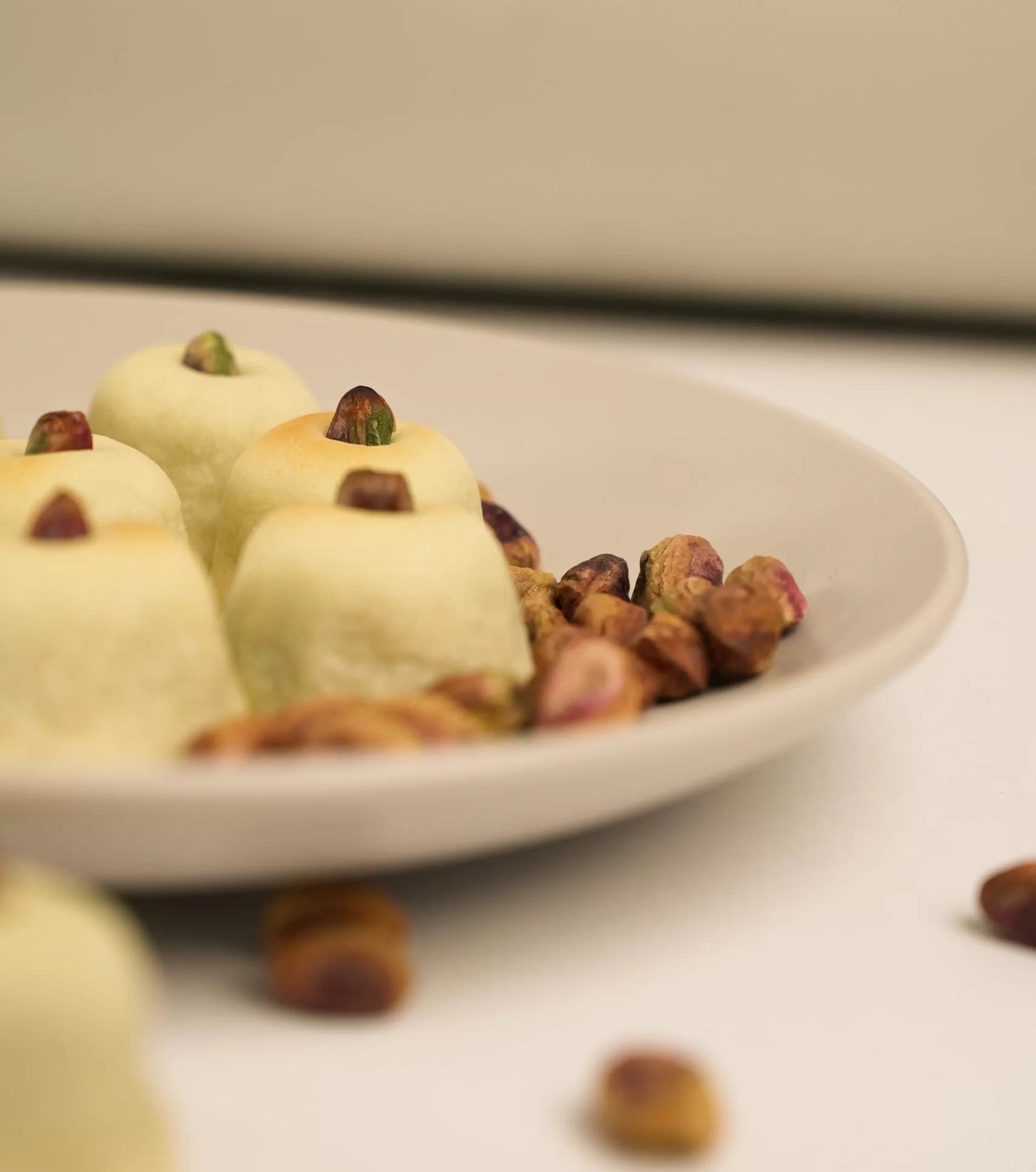 KAEK GHRAYBEH - KAEK BLADY - MIRA Y MANO