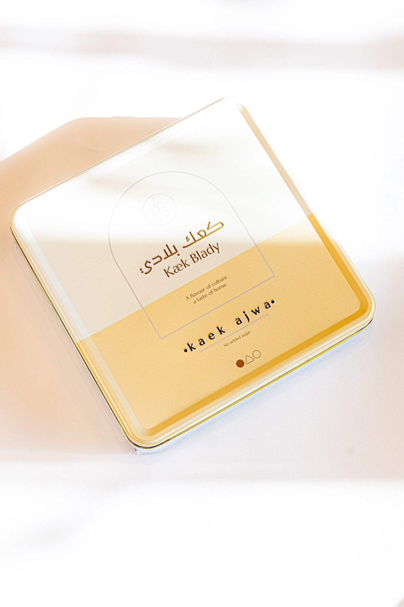 KAEK GHRAYBEH WITH DATES - KAEK BLADY - MIRA Y MANO