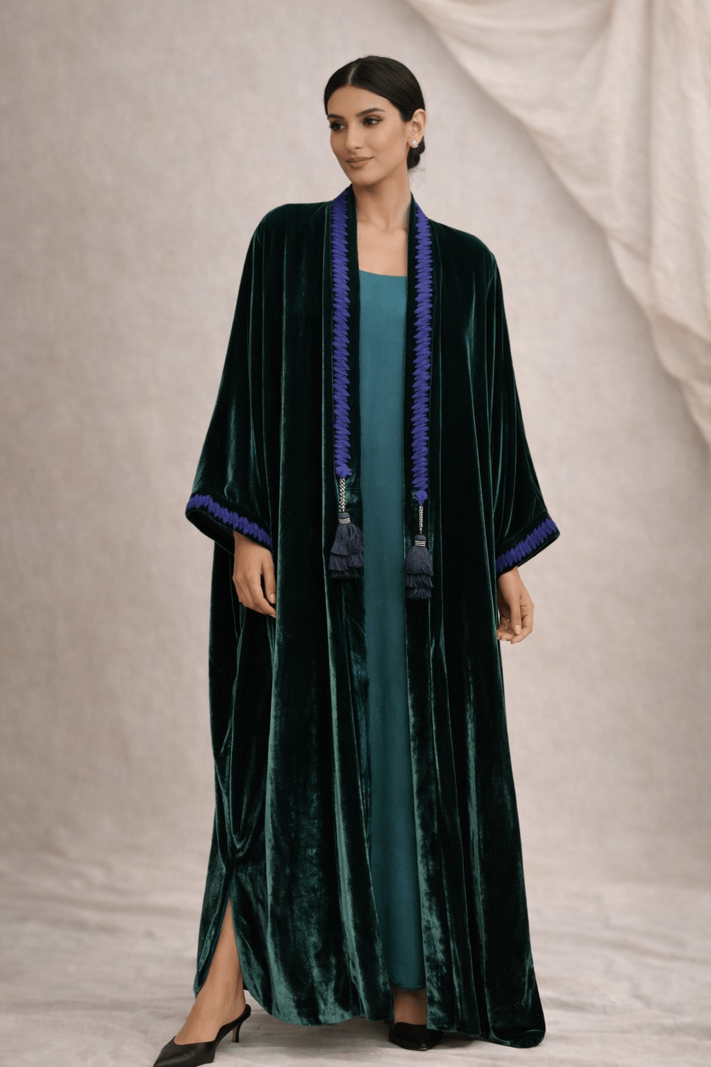 M0748 KRT ABAYA - KERTA COLLECTION - MIRA Y MANO