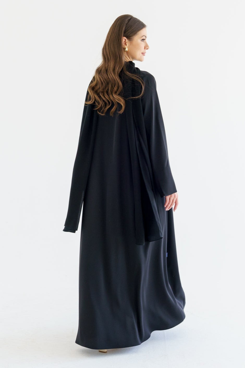 AB - 01 ALICE BLACK ABAYA - KHAM - MIRA Y MANO