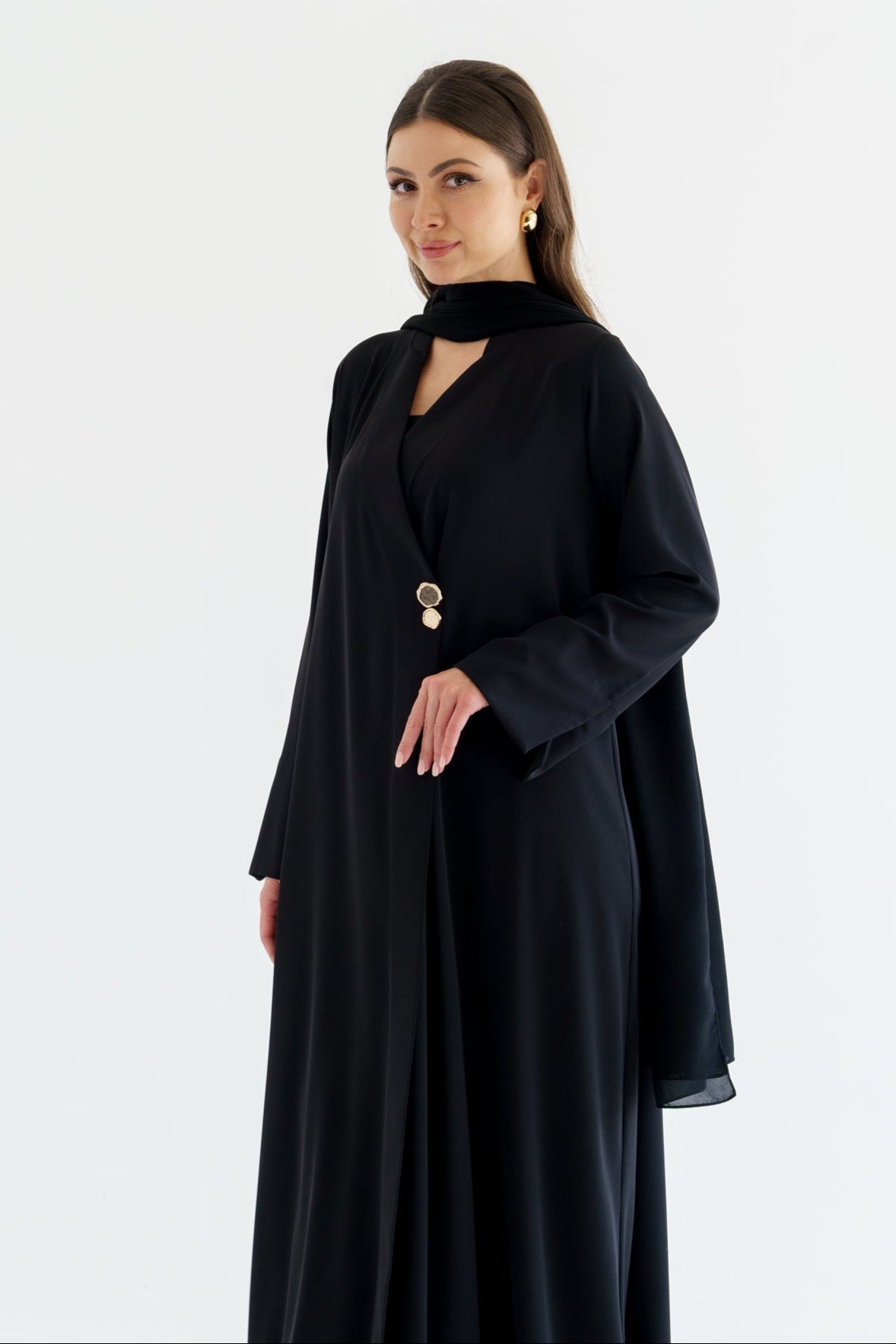 AB - 01 ALICE BLACK ABAYA - KHAM - MIRA Y MANO