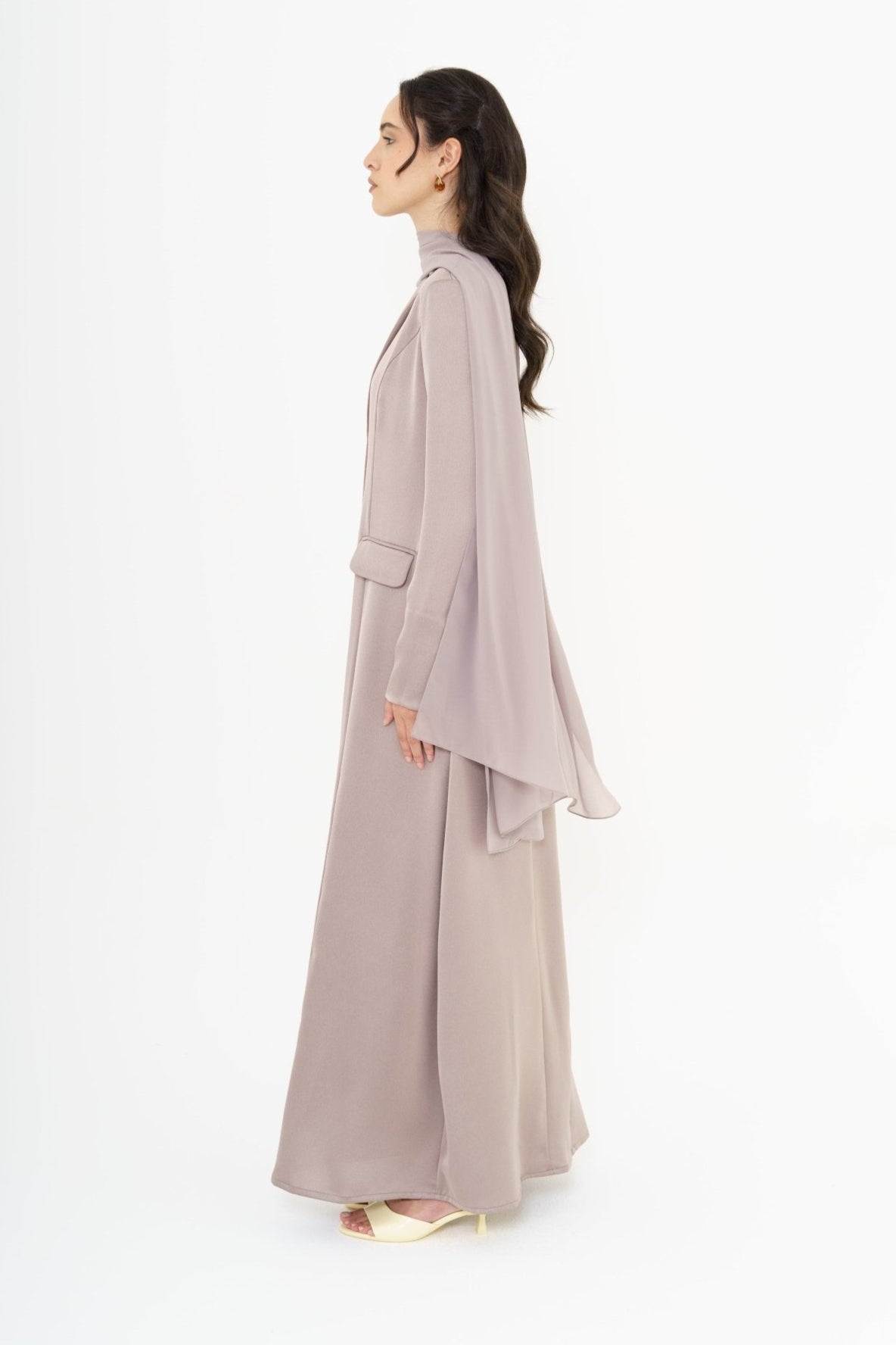 BE - 01 BRIANNA ECRU ABAYA - KHAM - MIRA Y MANO