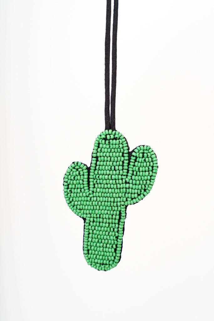 KC - 01 CACTI CHARMS - KHAM - MIRA Y MANO
