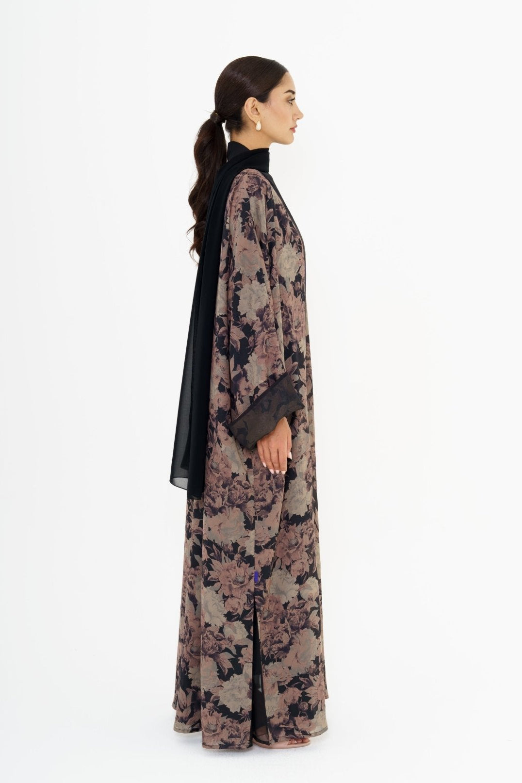 NB - 01 NOIR BLOOM ABAYA - KHAM - MIRA Y MANO