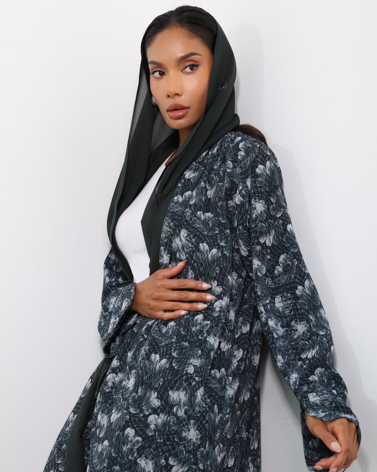 S 112 ABAYA - LA SOIIE - MIRA Y MANO
