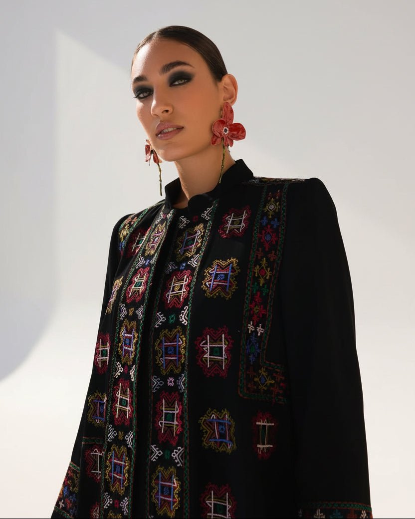 LA01004-CB ABAYA - LAILA AL AWADHI - MIRA Y MANO