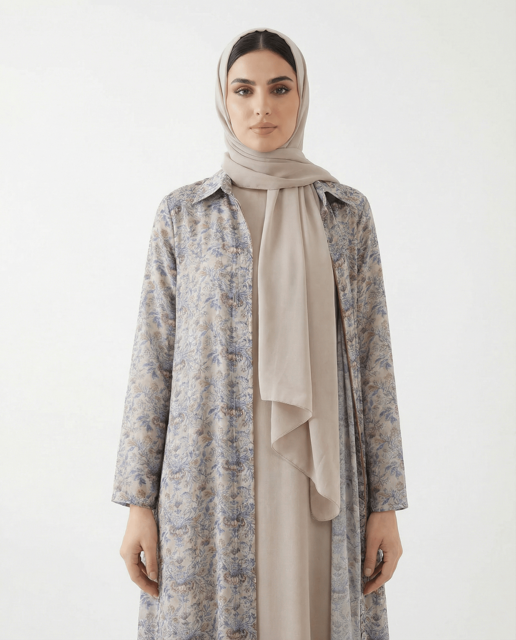 LA01053-LG ABAYA - LAILA AL AWADHI - MIRA Y MANO