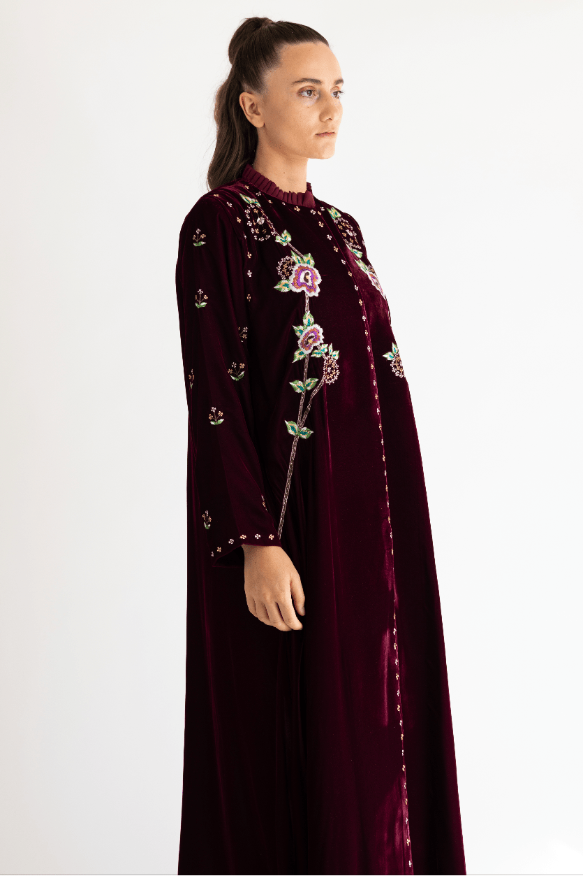 LA01088 - MN ABAYA - LAILA AL AWADHI - MIRA Y MANO