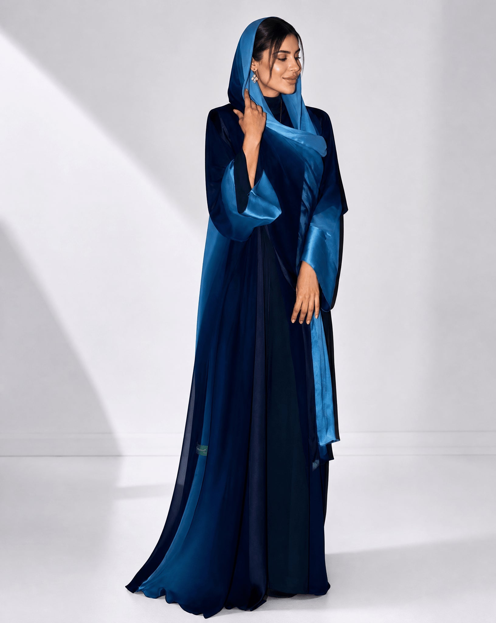 ASMA ABAYA - LARA FASHION - MIRA Y MANO