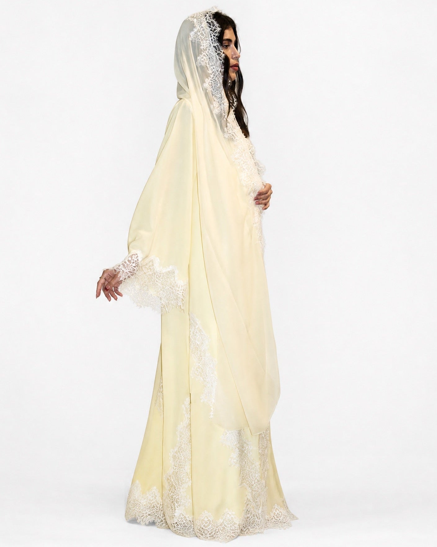 YELLOW DANTELLE – Yellow Crepe Abaya - LARA FASHION - MIRA Y MANO