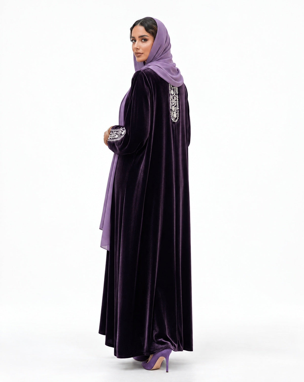 LOOK4-PR ABAYA VELVET - LAYERS-ALI - MIRA Y MANO