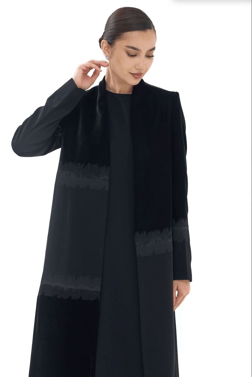 LE004 - BK ABAYA SET - LEGACY - MIRA Y MANO