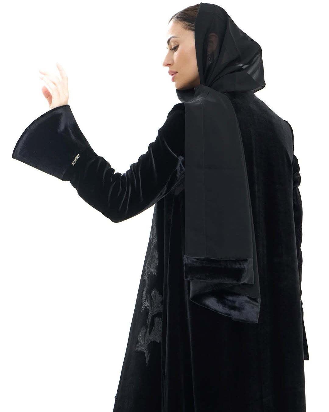 LE006-BK-A عباية
