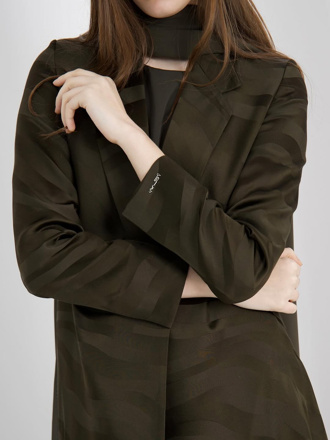 LE009 - OD ABAYA - LEGACY - MIRA Y MANO