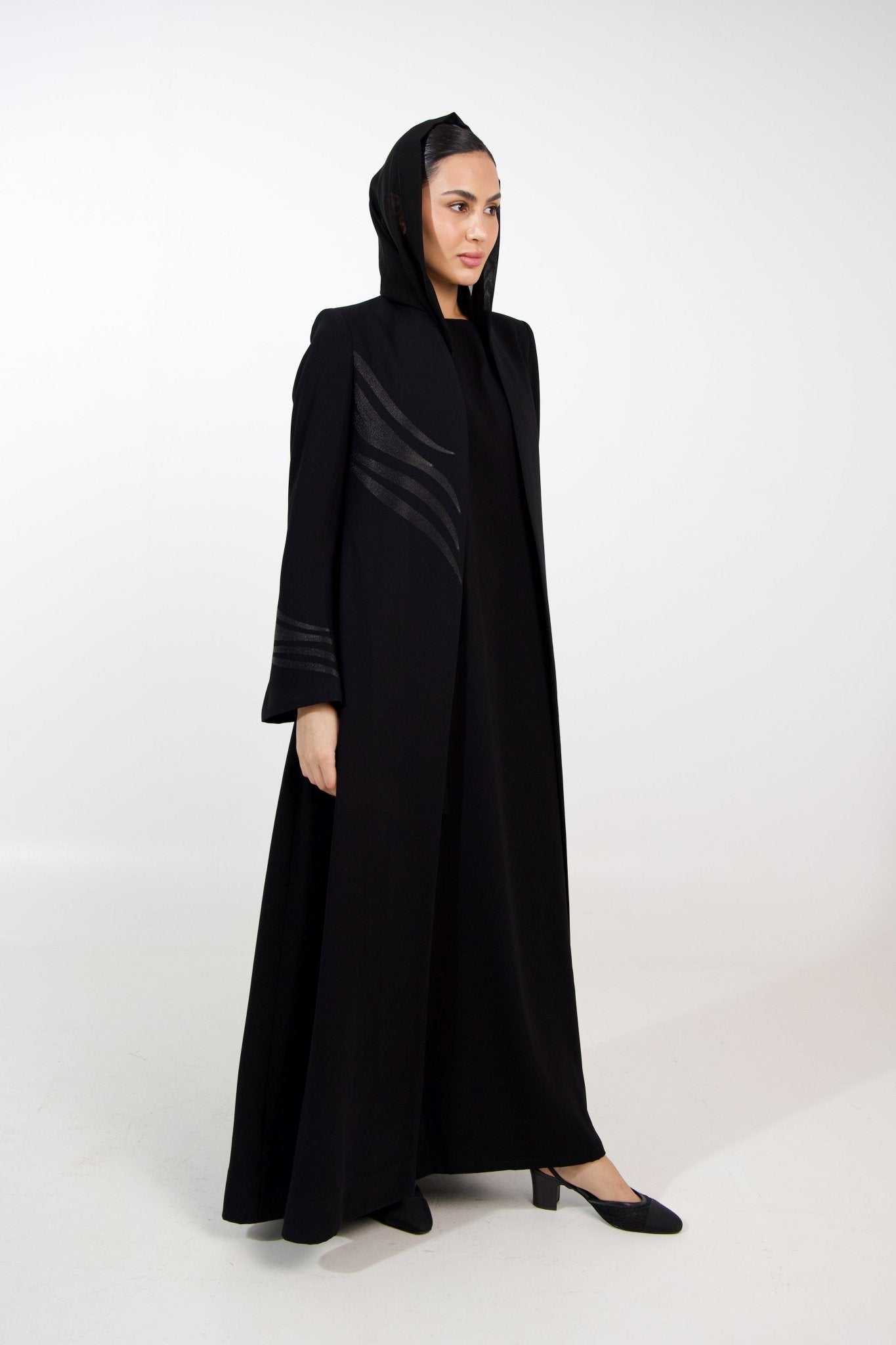 LE012 - BK ABAYA - LEGACY - MIRA Y MANO